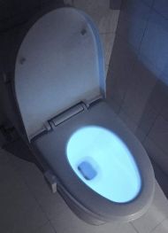 Šareno LED WC svjetlo sa senzorom pokreta - 8 boja